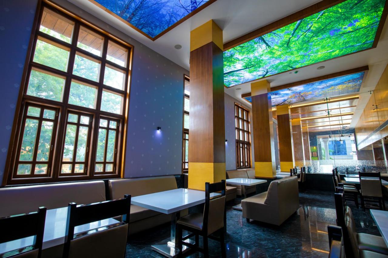 Hotel Vijayarani 3*
